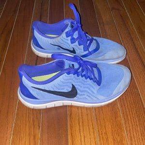 Nike tennis shoes